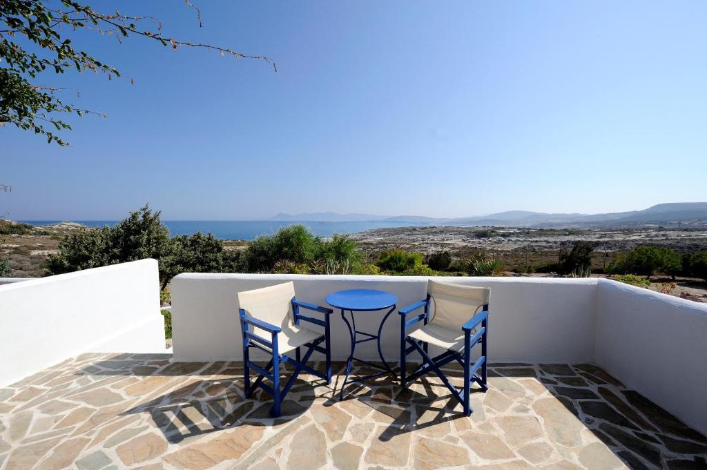 Sarakiniko View Studios Mandrakia Room photo